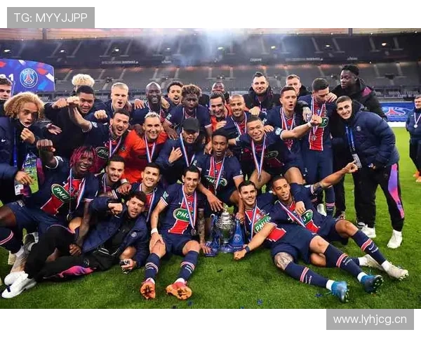 巴黎圣日耳曼中场结构隐患显现,连接断裂影响扩大 巴黎圣日耳曼中场结构隐患显现,连接断裂影响扩大