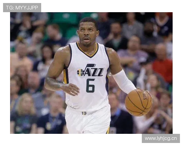 乔·约翰逊无球跑动拉开空间效率明显优于多位同位置老将