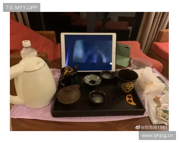 谌龙这日子也太自律了吧，早上六点朋友圈全是他泡枸杞茶了？