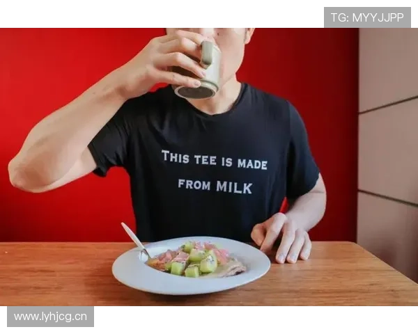 董志豪家的冰箱里塞满蛋白粉，连饮料都是按克算的