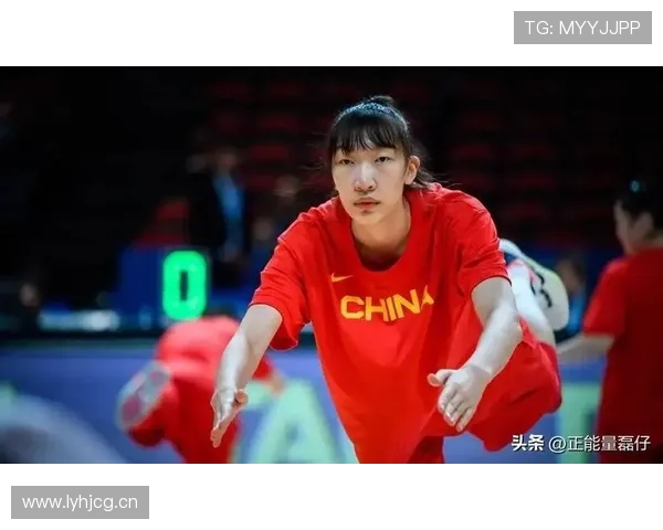 韩旭家里是真有矿?NBA赛场上的她和朋友圈生活画风差太多了吧!